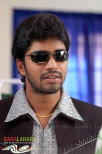 Venu, Allari Naresh, Parvathi Melton, Mallika Kapoor