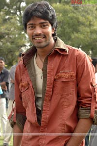 Allari Naresh-Sayaali Bhagat Film Muhurat