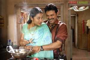 Aadavaari Maatalaku Arthaale Verule Stills