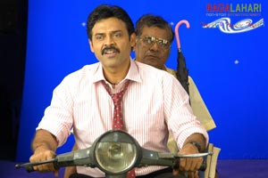 Aadavaari Maatalaku Arthaale Verule Stills