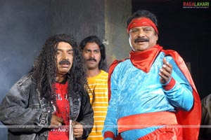 Brahmanandam, Shivaji, Ravikirshna, Kamalinee Mukherji, Sameeksha