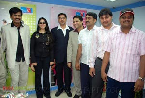 Charmi Inagurates Big C @ Kurnool