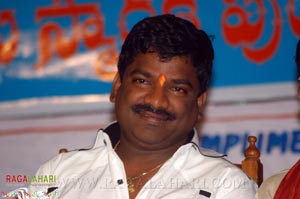 Athreya Award 2007 to Chandrabose