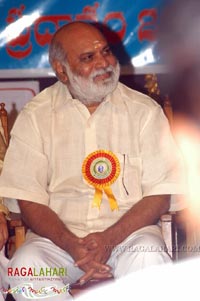 Athreya Award 2007 to Chandrabose