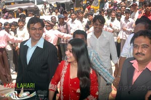 Charmi Inagurates Big C Showroom @ Punjagutta