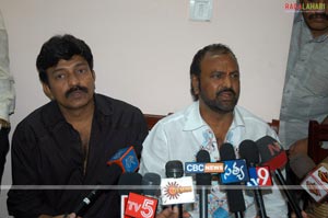 Chiru apologises Rajasekhar at his House