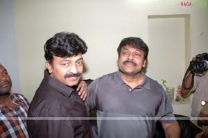 Chiru apologises Rajasekhar at his House