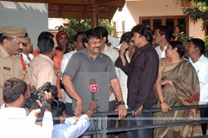 Chiru apologises Rajasekhar at his House