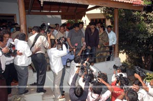 Chiru apologises Rajasekhar at his House