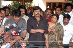 Chiru apologises Rajasekhar at his House