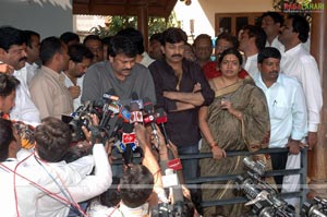 Chiru apologises Rajasekhar at his House