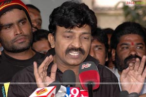 Chiru apologises Rajasekhar at his House