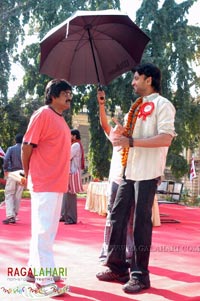 Sumanth, Sharwanand, Sada, Kamalinee Mukherji