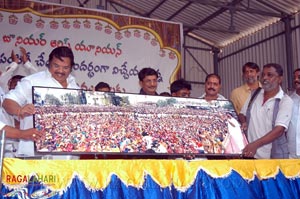 Dasari Donates Books to children of AP Cine & TV Junior Artistes Union Members