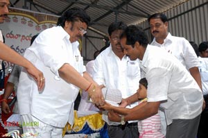 Dasari Donates Books to children of AP Cine & TV Junior Artistes Union Members