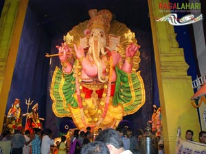 India's Biggest Ganesh Idol by Vizag Defence Academy (44 Feet)