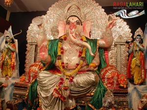 India's Biggest Ganesh Idol by Vizag Defence Academy (44 Feet)