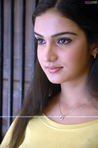 Honey Rose at Aalayam Sets