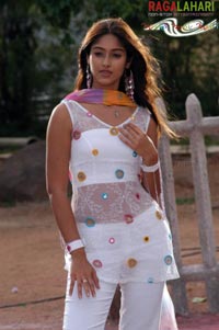 Ileana in Rakhi telugu movie, Ileana rakhi