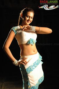 Kamna Jetmalani From Toss