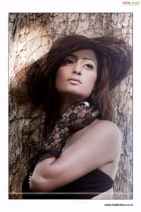 Sexy Kaveri Jha Portfolio Pictures