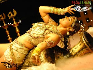 Mithra, Vikram, Vijaysai, Rambha, Sameeksha, Samvrita