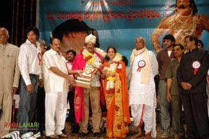 Krishnamraju Felicitated with SV Rangarao Swarnakankanam