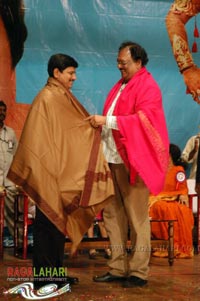 Krishnamraju Felicitated with SV Rangarao Swarnakankanam