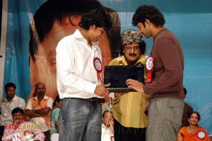 Krishnamraju Felicitated with SV Rangarao Swarnakankanam