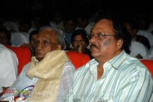 Krishnamraju Felicitated with SV Rangarao Swarnakankanam