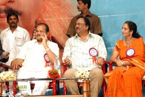 Krishnamraju Felicitated with SV Rangarao Swarnakankanam