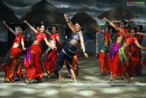 Nagarjuna, Vishnu, Mamatha Mohandas
