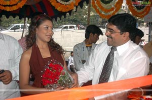 Madhu Shalini launches Next at Begumpet