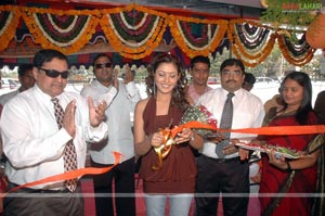 Madhu Shalini launches Next at Begumpet