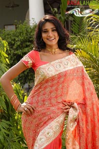 Neha Jhulka From Viyyalavaari Kayyalu