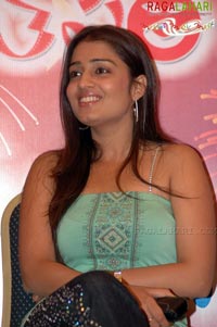 Nikitha @ Santosham 5th Anniversary