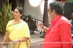 Nee Sukhame Ne Korutunna - On The Sets