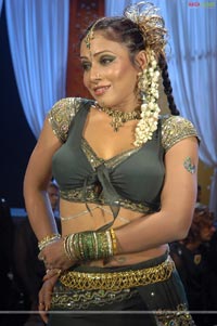 Pakhi Hegde on Bommana Brothers-Chandana Sisters Sets