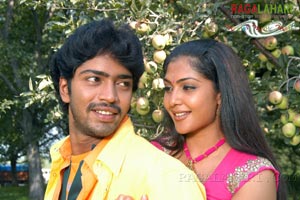 Allari Naresh, Hareesh, Kamalini Mukherji