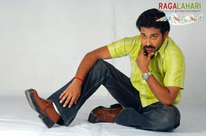 Siva Balaji, Neha Pendse