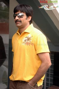 Raviteja @ Raviteja-Trisha Film Muhurat