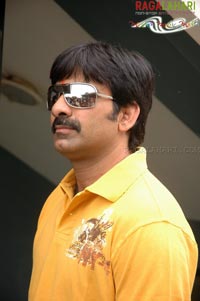 Raviteja @ Raviteja-Trisha Film Muhurat