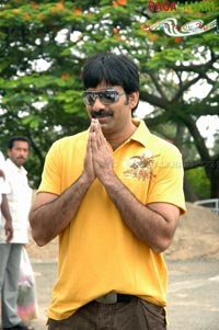 Raviteja @ Raviteja-Trisha Film Muhurat