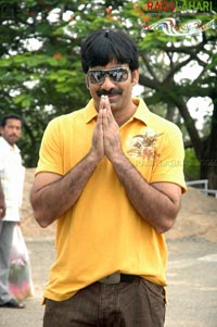 Raviteja @ Raviteja-Trisha Film Muhurat