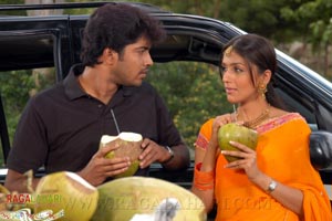 Allari Naresh, Jagapathi Babu, Gowri Munjal & Aarti Chabriya