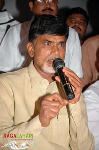 Rajinikanth, Chandrababu Naidu watched Shivaji Preview @ Prasad labs