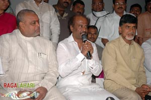 Rajinikanth, Chandrababu Naidu watched Shivaji Preview @ Prasad labs