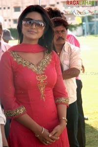 Sneha @ Nee Sukhame Ne Koruthunna Muhurat