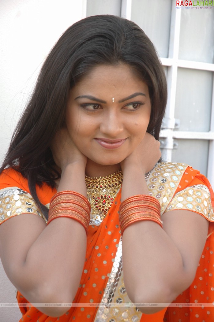 Suhasini @ Navataram