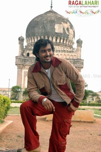 Uday Kiran @ Lakshmi Putrudu Sets